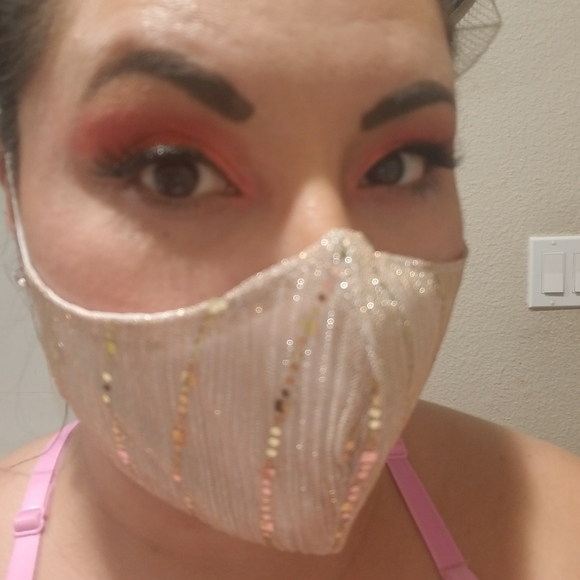 Meet your Posher, Erika - Picture 2 of 5